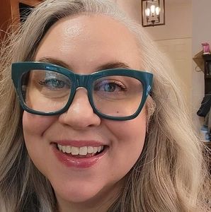 Meet your Posher, Lissa